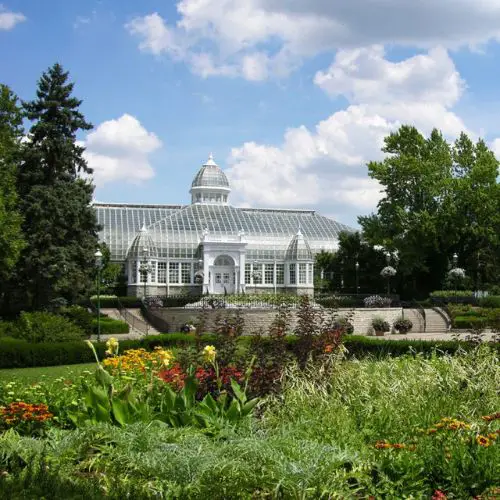 Fun Date Night in Columbus Ideas: Franklin Park Conservatory and Botanical Gardens
